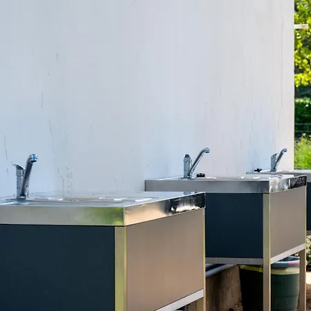 Campeggio Stellplatz Auf Basic 52 Mit Wasser, Abwasser, Strom Nach Bedarf