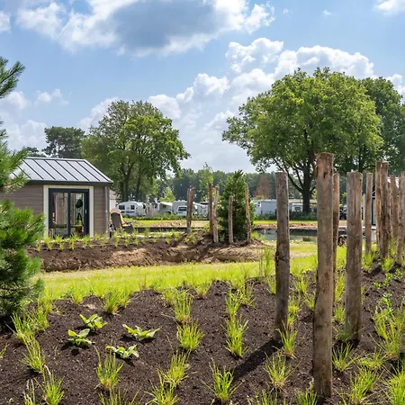 Stellplatz Auf Basic 52 Mit Wasser, Abwasser, Strom Nach Bedarf *